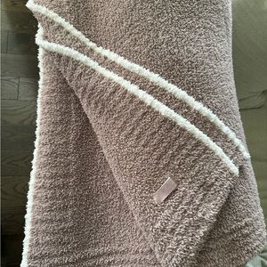 Barefoot Dreams Cozychic Throw Blanket.
